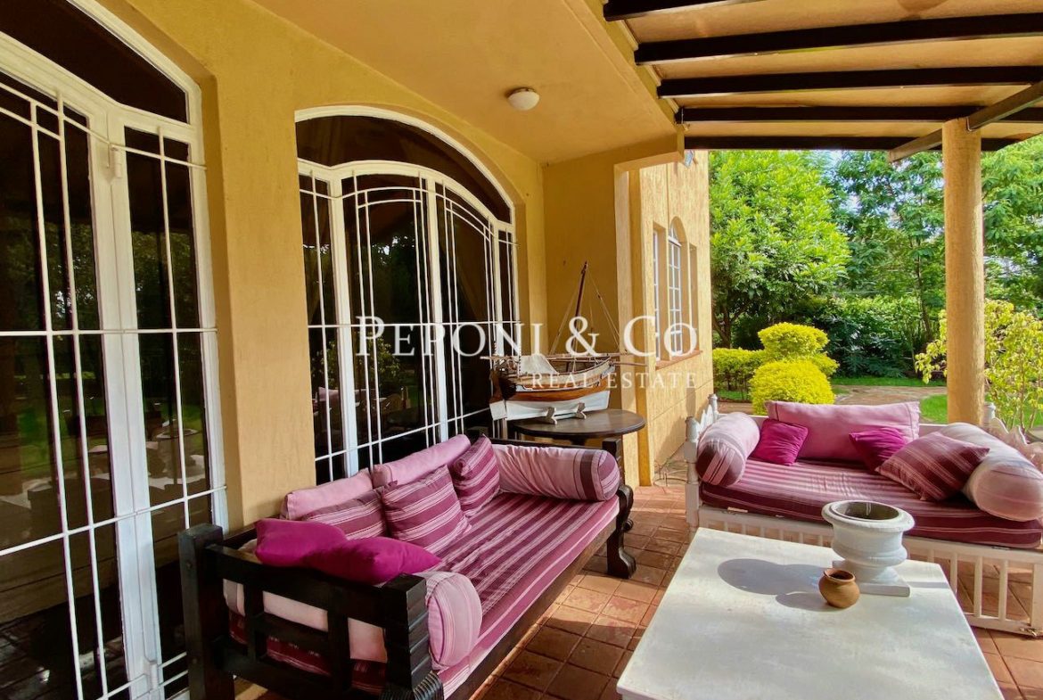 Spanish villa with swimming pool