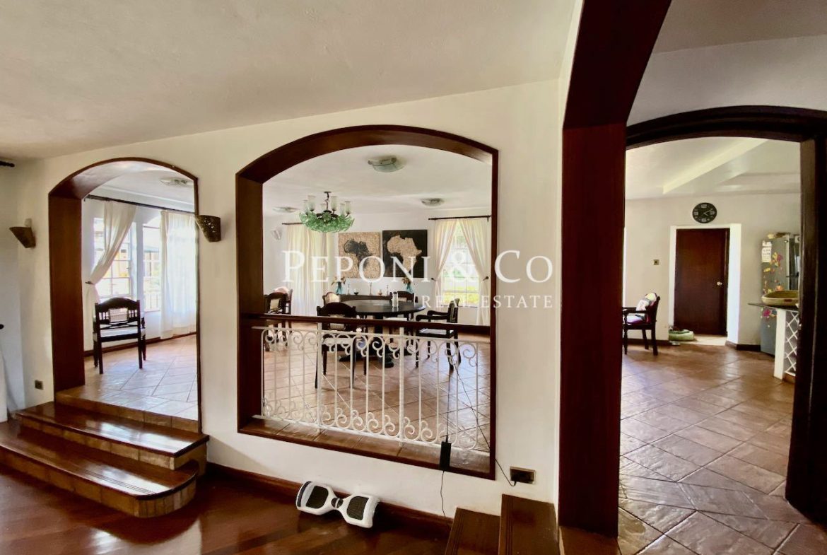 Spanish villa with swimming pool