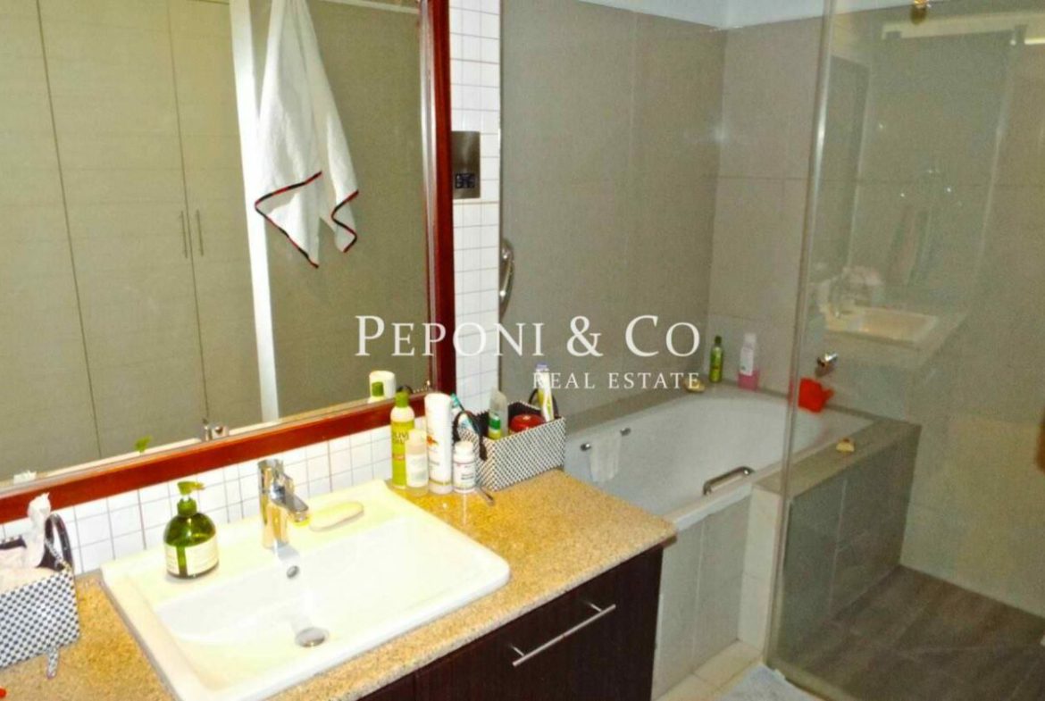 Exclusive duplex residences