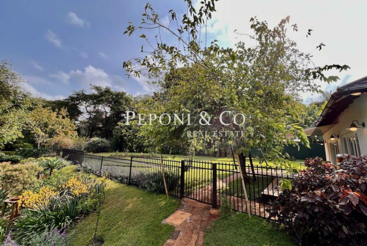 Serviced cottage for short term lease