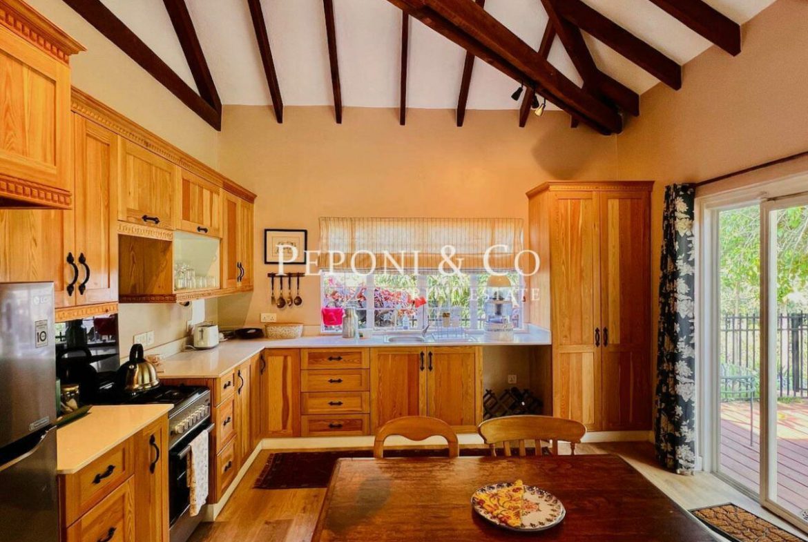 Serviced cottage for short term lease
