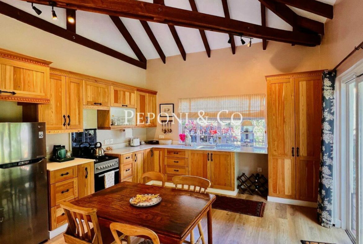 Serviced cottage for short term lease