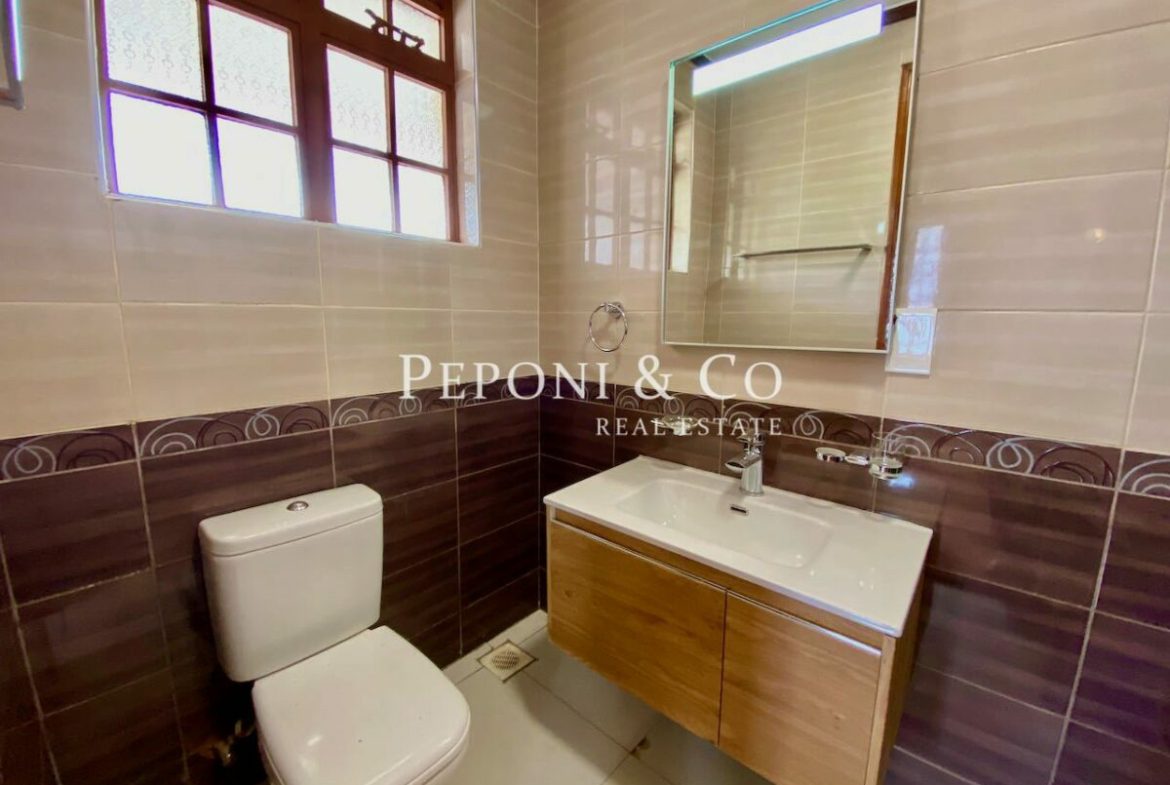 7 bedroom home off Pepo Lane