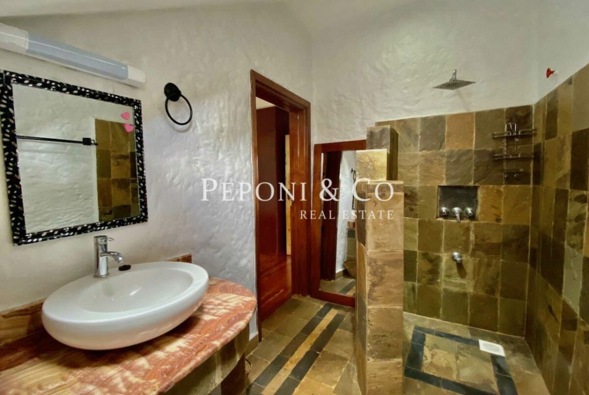 Impeccably Furnished 2 Bedroom