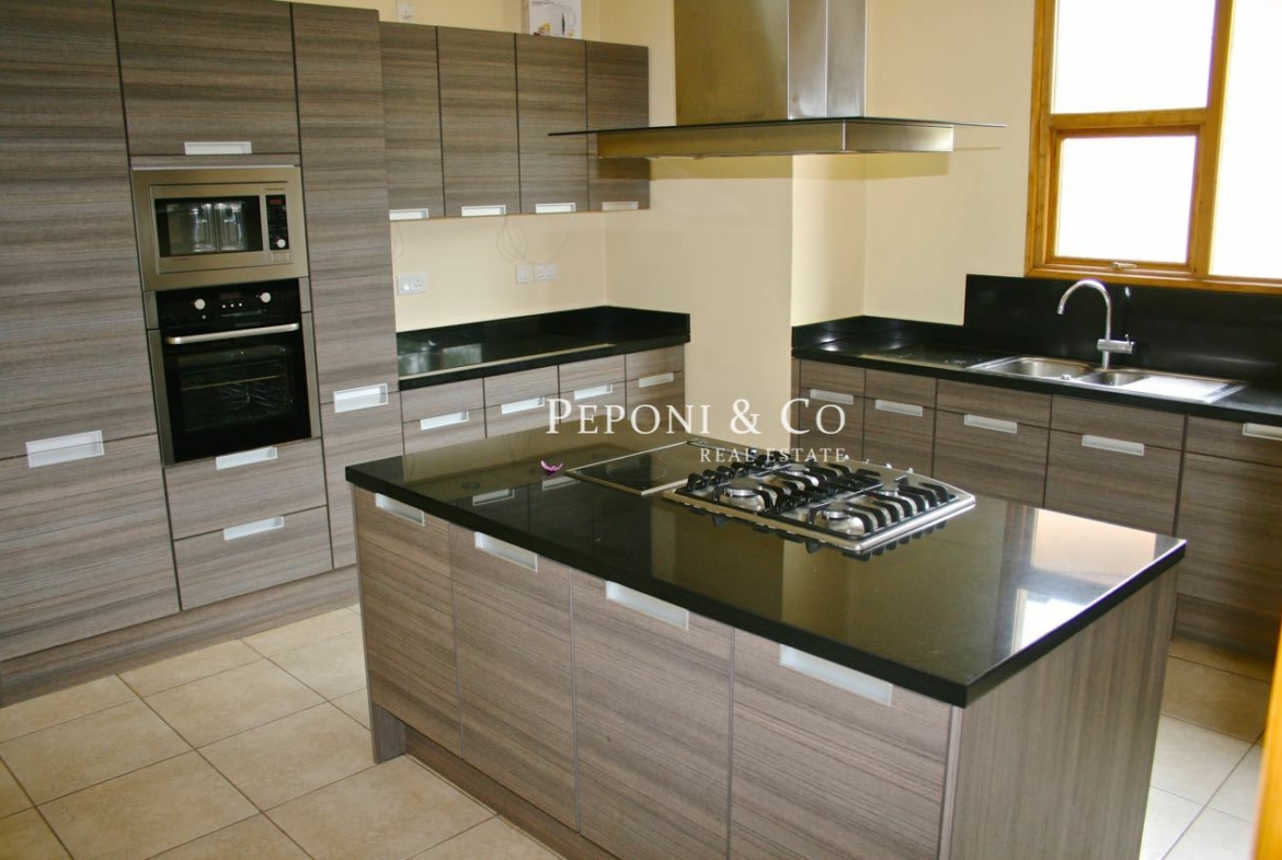 Stunning contemporary house for rent