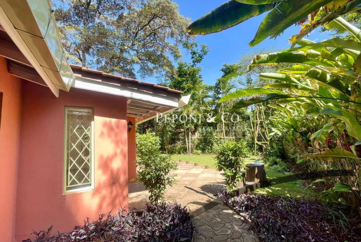 Charming Karen cottage