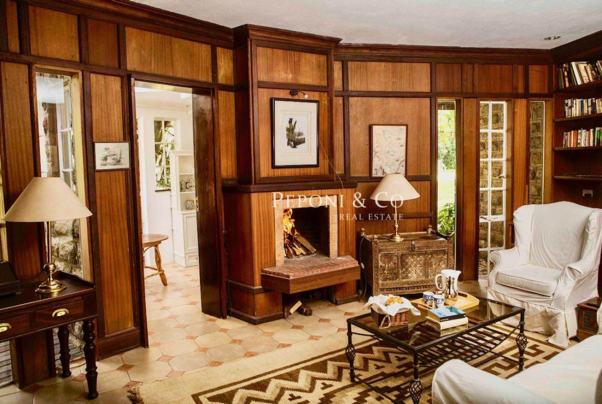 Charming Furnished Cottage with Pool