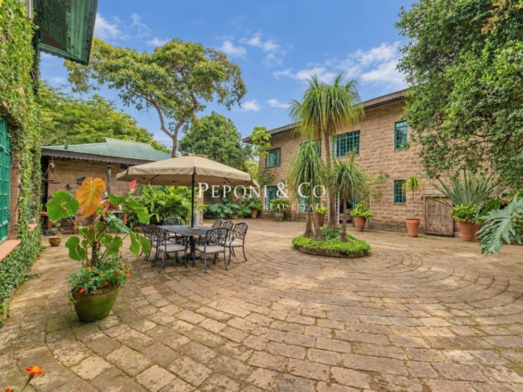 Unique Oloolua Home