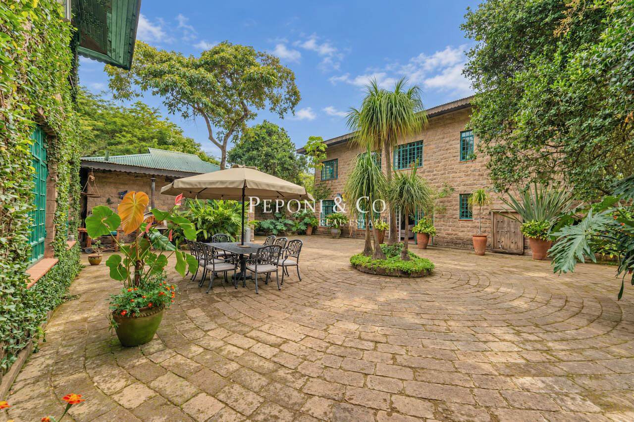 Unique Oloolua Home
