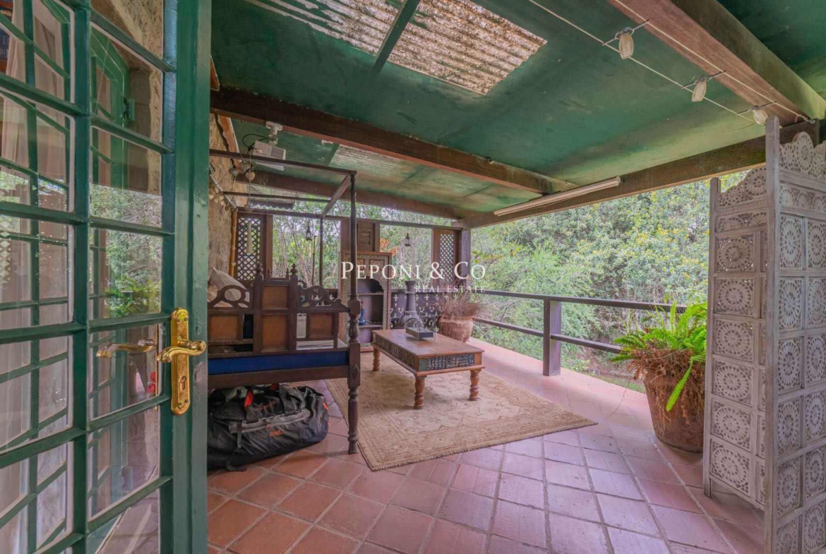 Unique Oloolua Home